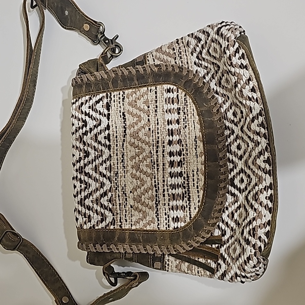 MyraBag Leather Cream Crossbody